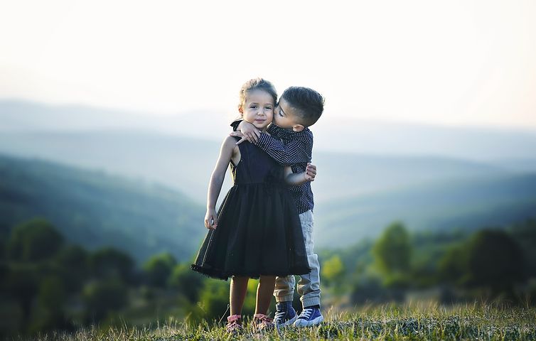 boy and girl friendship profile pic for whatsapp